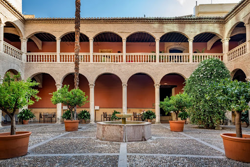 Hotel Palacio de Santa Paula courtyard